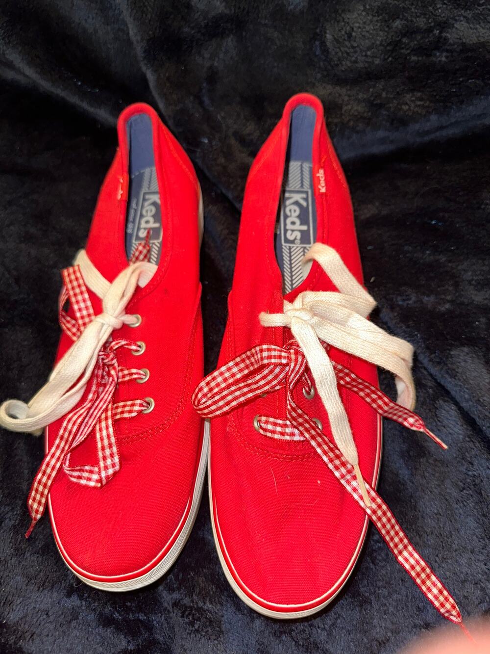 VINTAGE 80's EIGHTIES RED KEDS SNEAKERS W/ SLIGHT PLATFORM & DOUBLE LACES 7.5